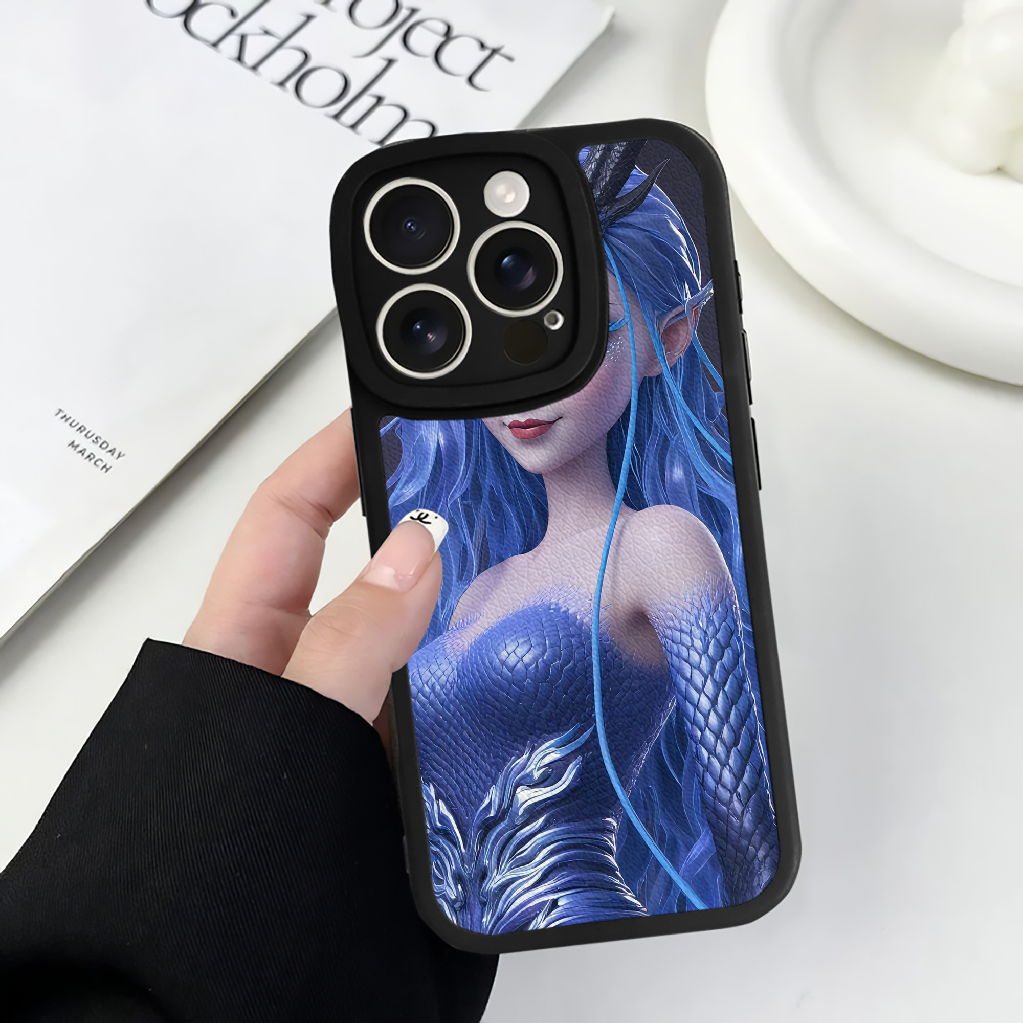 （画像用） Ne Zha 2 ナタ 魔童の大暴れ 【iPhone 16シリーズ対応】シリコンスマホケース（レザー調） 材質：シリコン